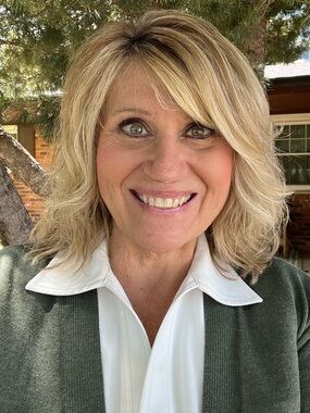 Meet your Posher, Tina